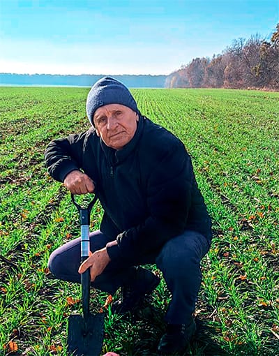 Іван Кривенко при огляді полів